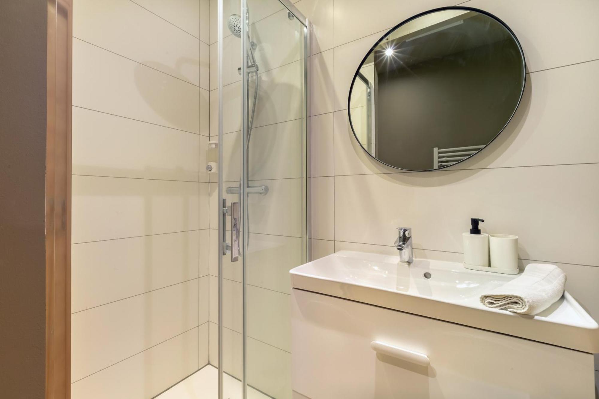 Apartamento Standing 4 Et 4 Salles De Bains Face Marche De Wazemmes *